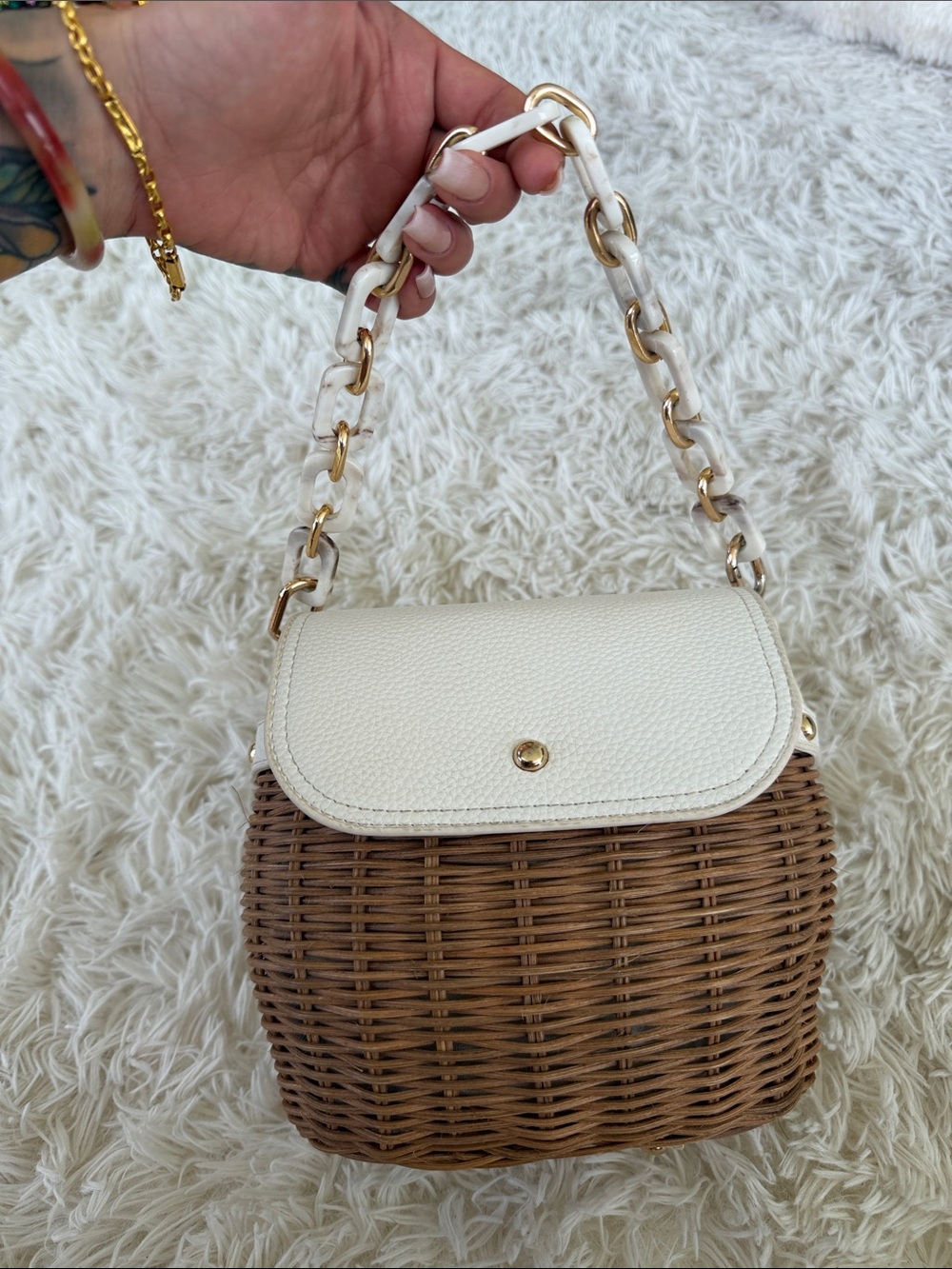 Tommy Bahama Woven Rattan Shoulder Bag with Cream Top and Marble Print Handle